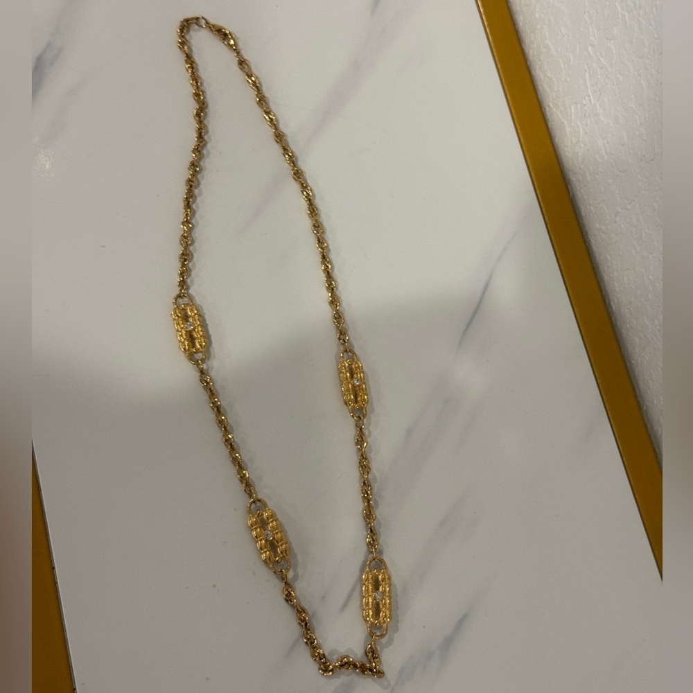 Elegant Gold Color Chain Necklace